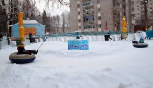Аттракцион "Бублик" для тюбингов в парке Космонавтов 